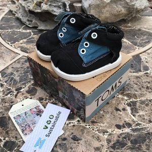Toms Baby Boy Botas Shoes Tiny 3 Like New w/box